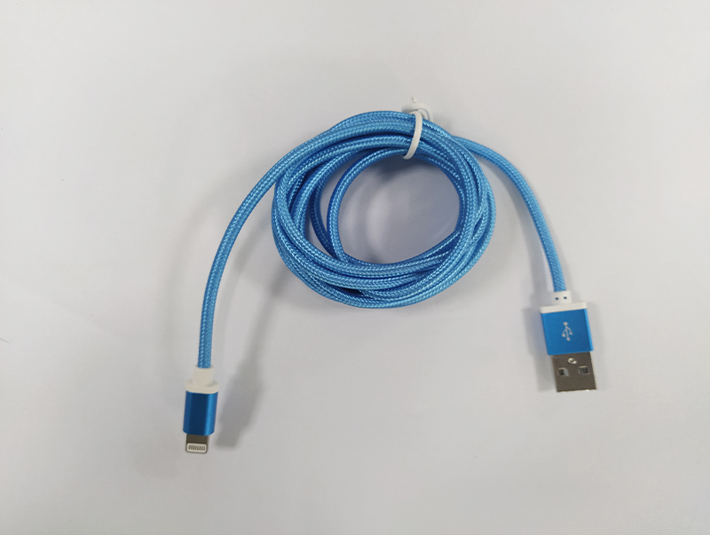 尼龙编织2A快充苹果数据线，东莞数据线厂家