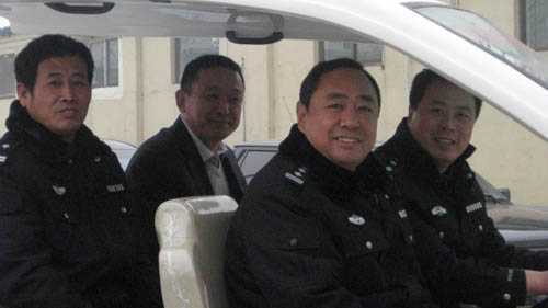 沐鸣2警用巡逻车领导试驾