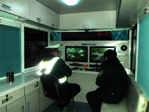 广平交警大队元宵节沐鸣2流动警务室执勤现场