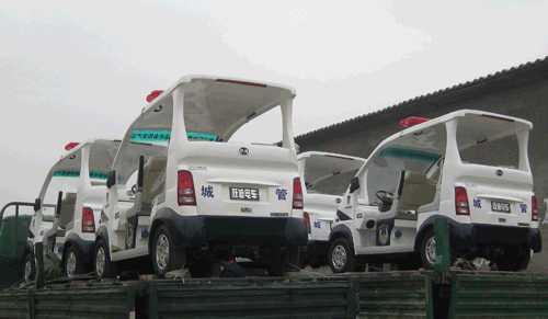 沐鸣2电动巡逻车深圳装车现场