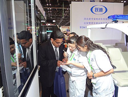 向外商介绍广东沐鸣2产品