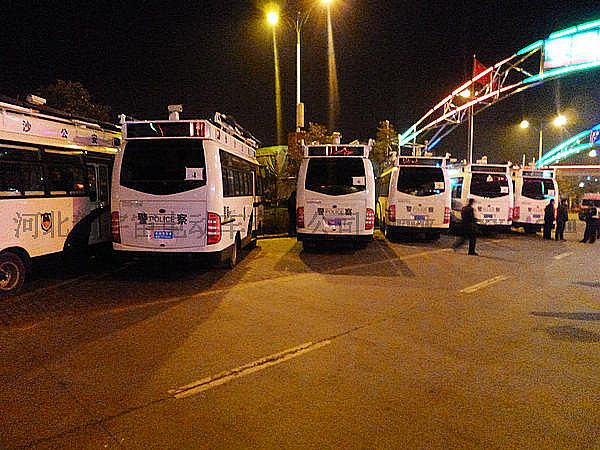 高速口移动警务室