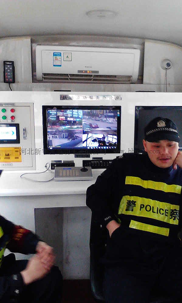 警务室内 民警在执勤