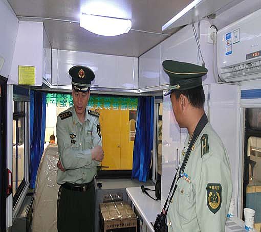 沐鸣2移动警务室亮相北京警用装备展