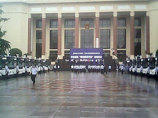 首批移动警务室到达成都 举行“平安成都”接车仪式