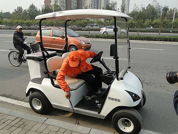 深圳市二环路推广垃圾装卸机械化-垃圾清运车