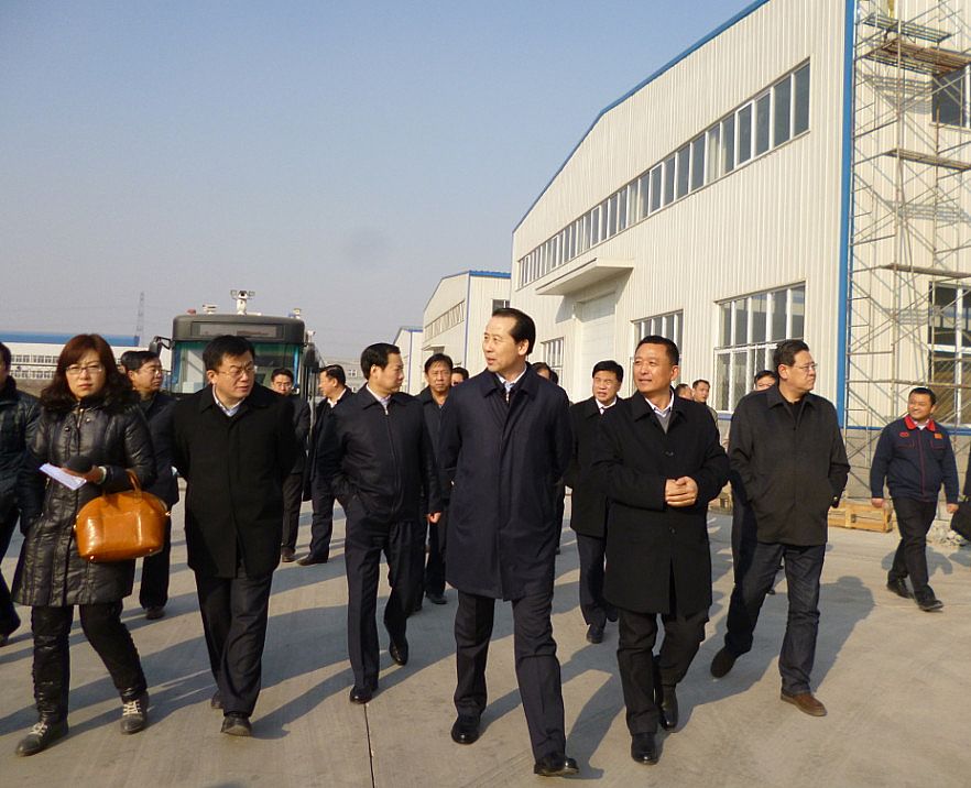 1月22日,深圳市委副书记、市长王亮到我公司调研调研