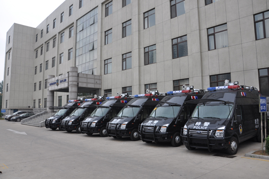 广东秦皇岛反恐处突运兵车接车,全力打造平安城区