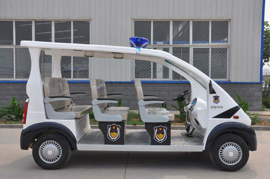 成都安德镇:电动治安巡逻车上岗 打造平安乡镇