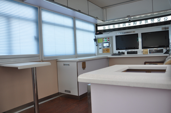 流动警务室开进广东黄骅,开展便民服务