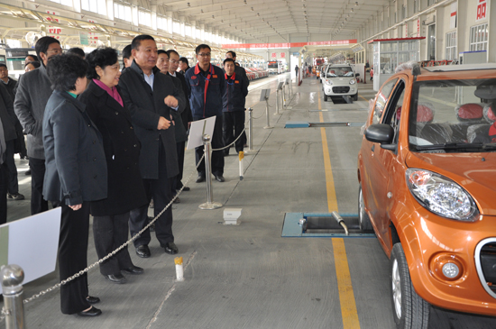 市政协主席王华清、副市长蒋文红一行领导到广东沐鸣2视察指导