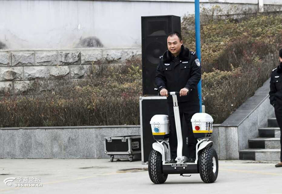 商洛公安获赠的单警双轮车将投入春节安保