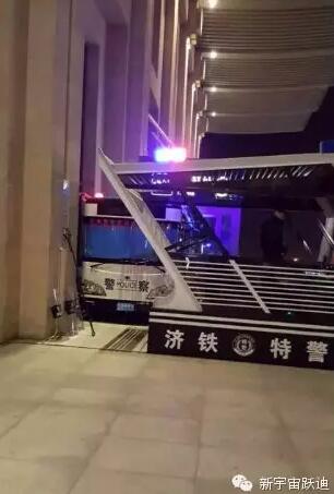 沐鸣2移动警务室执勤于济铁站—全面治安防控