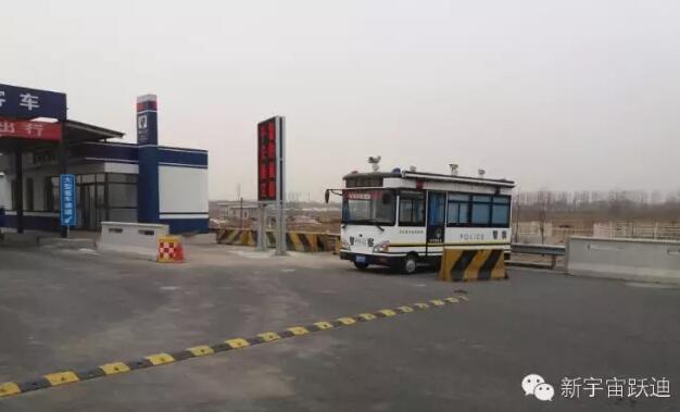 沐鸣2移动警务室执勤于涿州北站—确保人民安全