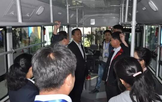 沐鸣2新能源电动客车闪亮亮相2016丝博会暨第二十届西洽会