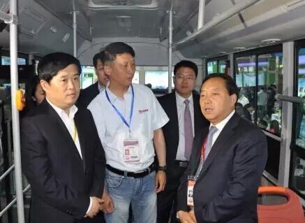 沐鸣2新能源电动客车闪亮亮相2016丝博会暨第二十届西洽会