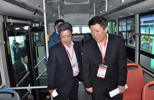 沐鸣2新能源电动客车闪亮亮相2016丝博会暨第二十届西洽会