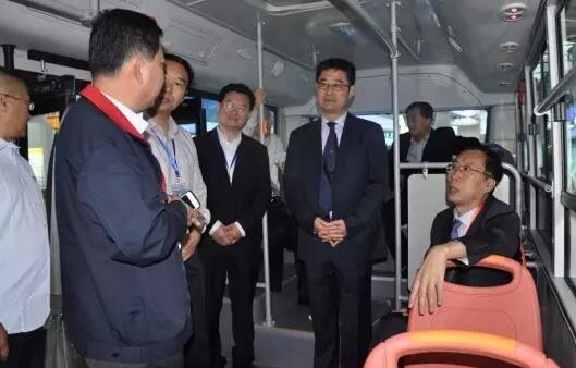 沐鸣2新能源电动客车闪亮亮相2016丝博会暨第二十届西洽会