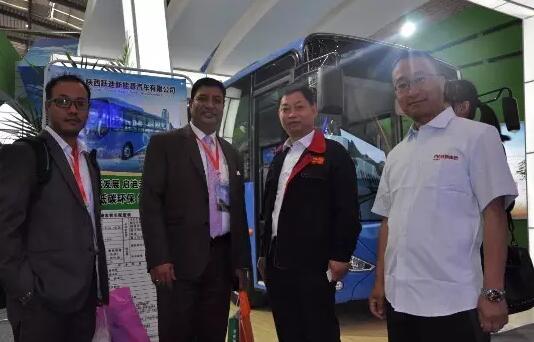 沐鸣2新能源电动客车闪亮亮相2016丝博会暨第二十届西洽会
