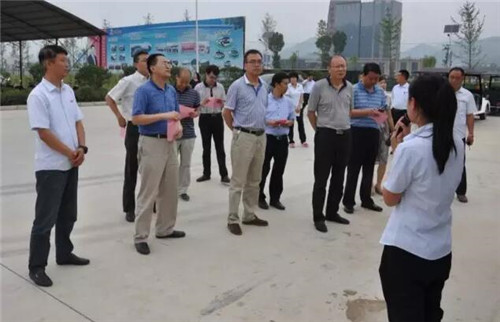 陕西省商务厅副厅长唐宇刚实地调研