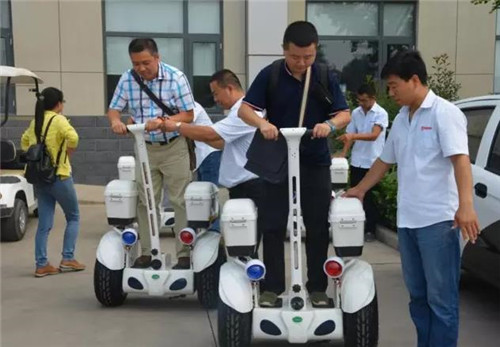 警用巡逻平衡车