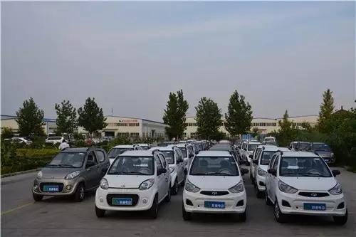 电动汽车下线检测完毕