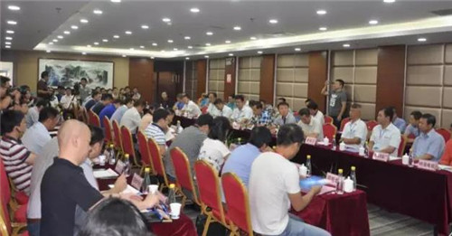 客车项目配套企业对接会现场