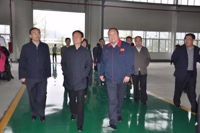 渭南市政协主席刘新兴率领考察团到陕西沐鸣2公司调研