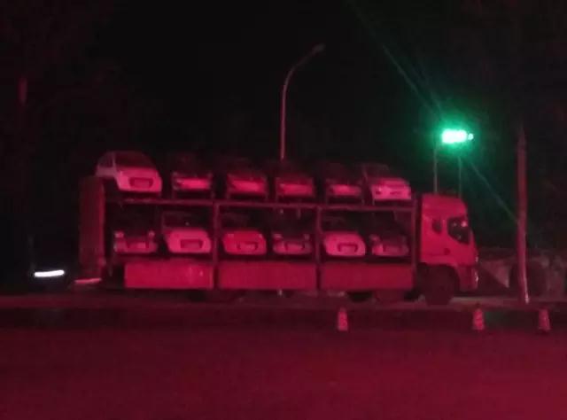 电动汽车装车完咯