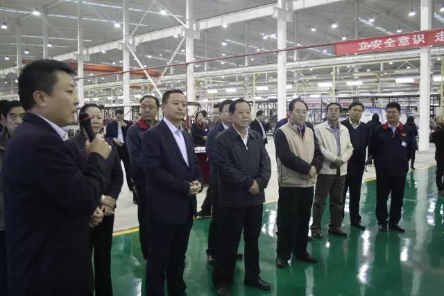 全国政协副主席刘晓峰到沐鸣2集团旗下陕西沐鸣2新能源汽车有限公司调研