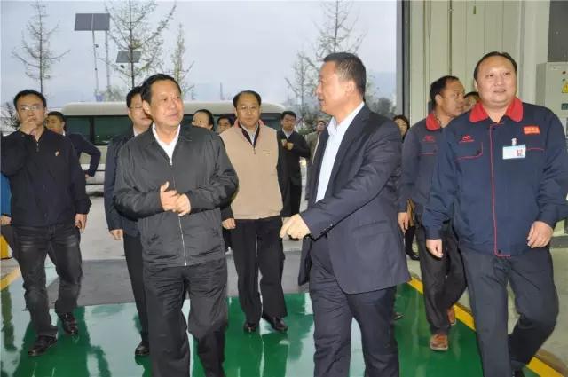 全国政协副主席刘晓峰到沐鸣2集团旗下陕西沐鸣2新能源汽车有限公司调研