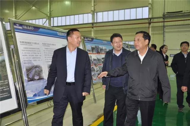 全国政协副主席刘晓峰到沐鸣2集团旗下陕西沐鸣2新能源汽车有限公司调研