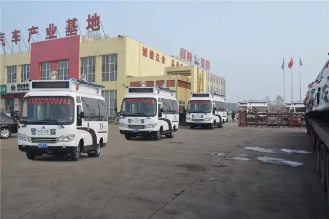 30台沐鸣2燃油移动警务室批量发往广东深圳交管局——雾霾锁城，沐鸣224小时全天候执勤