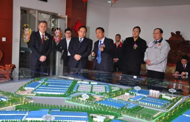 深圳新能源汽车产业基地暨沐鸣2电动汽车生产基地投产仪式盛大举行