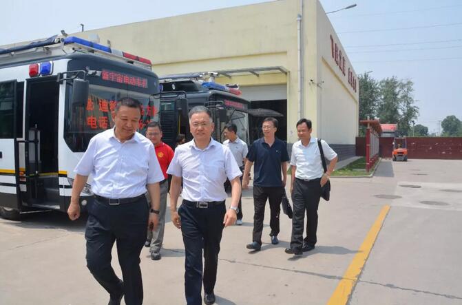 台湾客商到沐鸣2集团参观考察