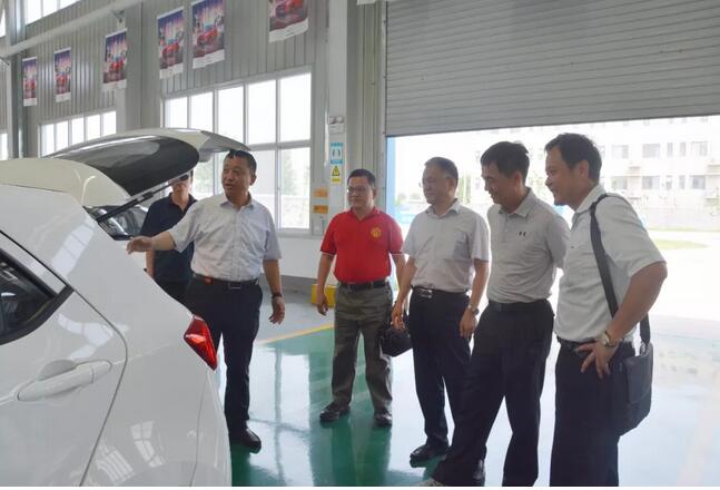台湾客商到沐鸣2集团参观考察