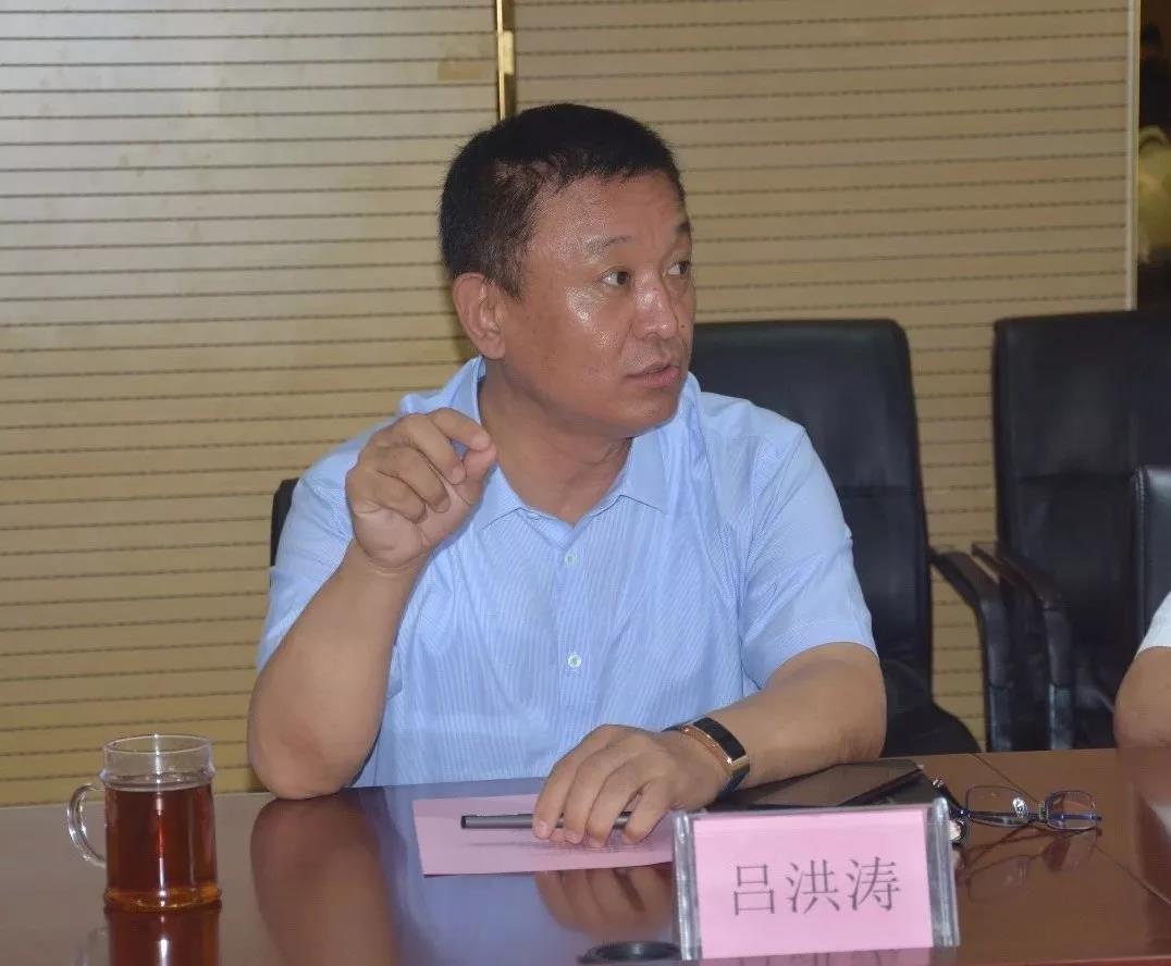 德国新型太阳能汽车客商到沐鸣2集团参观考察
