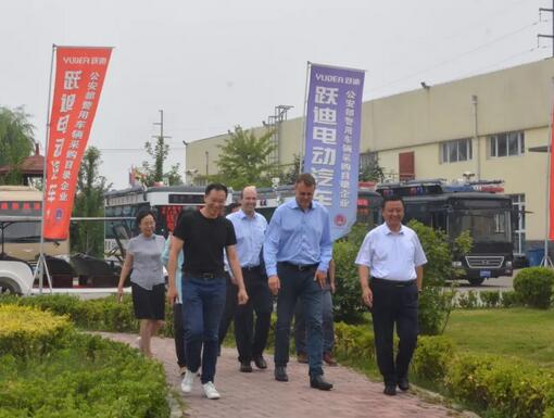 德国欧拉巴士一行到沐鸣2集团参观考察