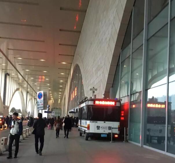 电动流动警务室