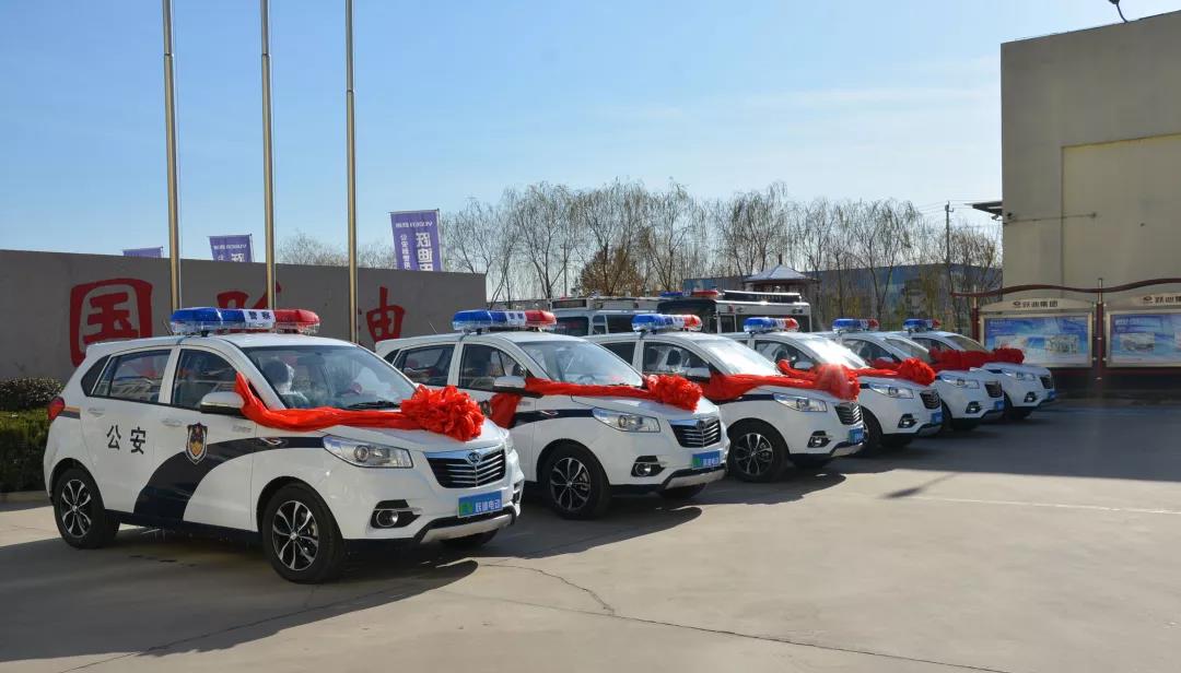 沐鸣2电动巡逻车装车完毕,准备发往湖北