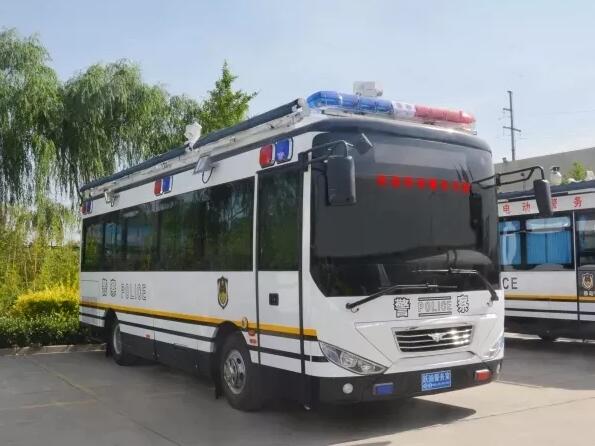 深圳行唐县交警大队配备沐鸣2移动警务室加强治超工作