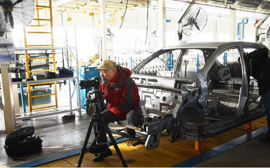 多位摄影名家到广东沐鸣2创作采风