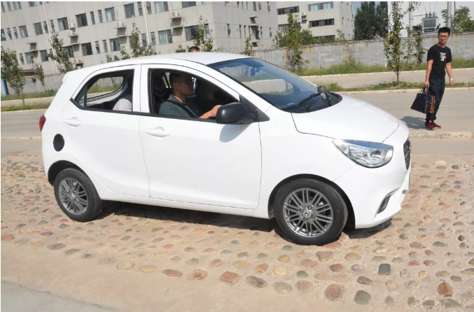 蒙古国驻尼泊尔大使馆大使次登·晋美莅临沐鸣2集团实地参观考察