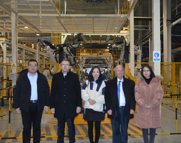 【定位全球 迈向欧洲】欧洲马其顿阿利捷买都有限公司董事长博古斯拉乌到沐鸣2集团参观考察