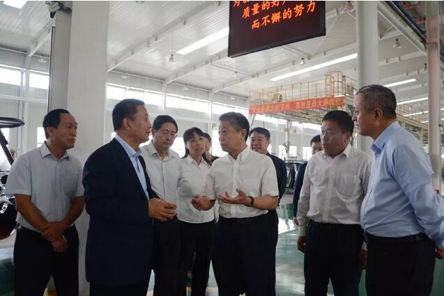 广东省政协副主席沈小平莅临沐鸣2集团参观调研