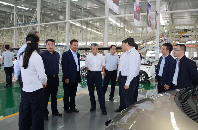 广东省政协副主席沈小平莅临沐鸣2集团参观调研