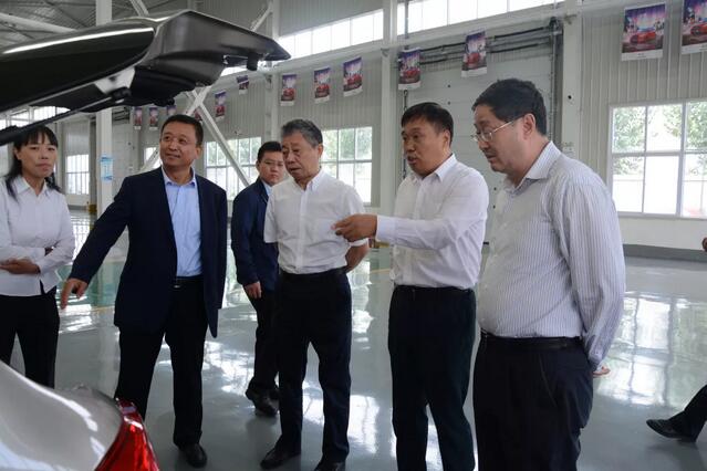 广东省政协副主席沈小平莅临沐鸣2集团参观调研