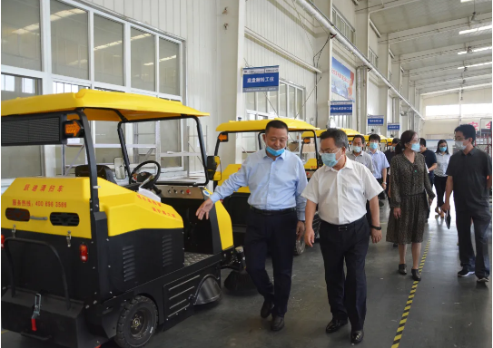 深圳市政协副主席闫纯锴到沐鸣2集团调研