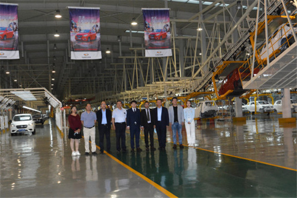 孟加拉驻华公使纳祖明一行来沐鸣2集团参观考察，洽谈合作