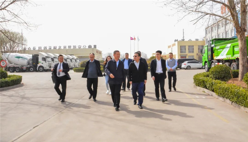 三一集团副总裁周万春一行莅临沐鸣2集团考察调研